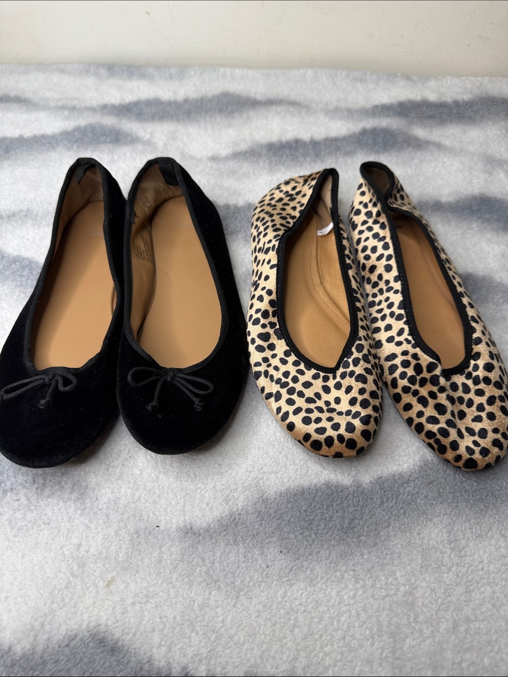 GAP Women's Black Velvet and Leopard-Print Ballet Flats